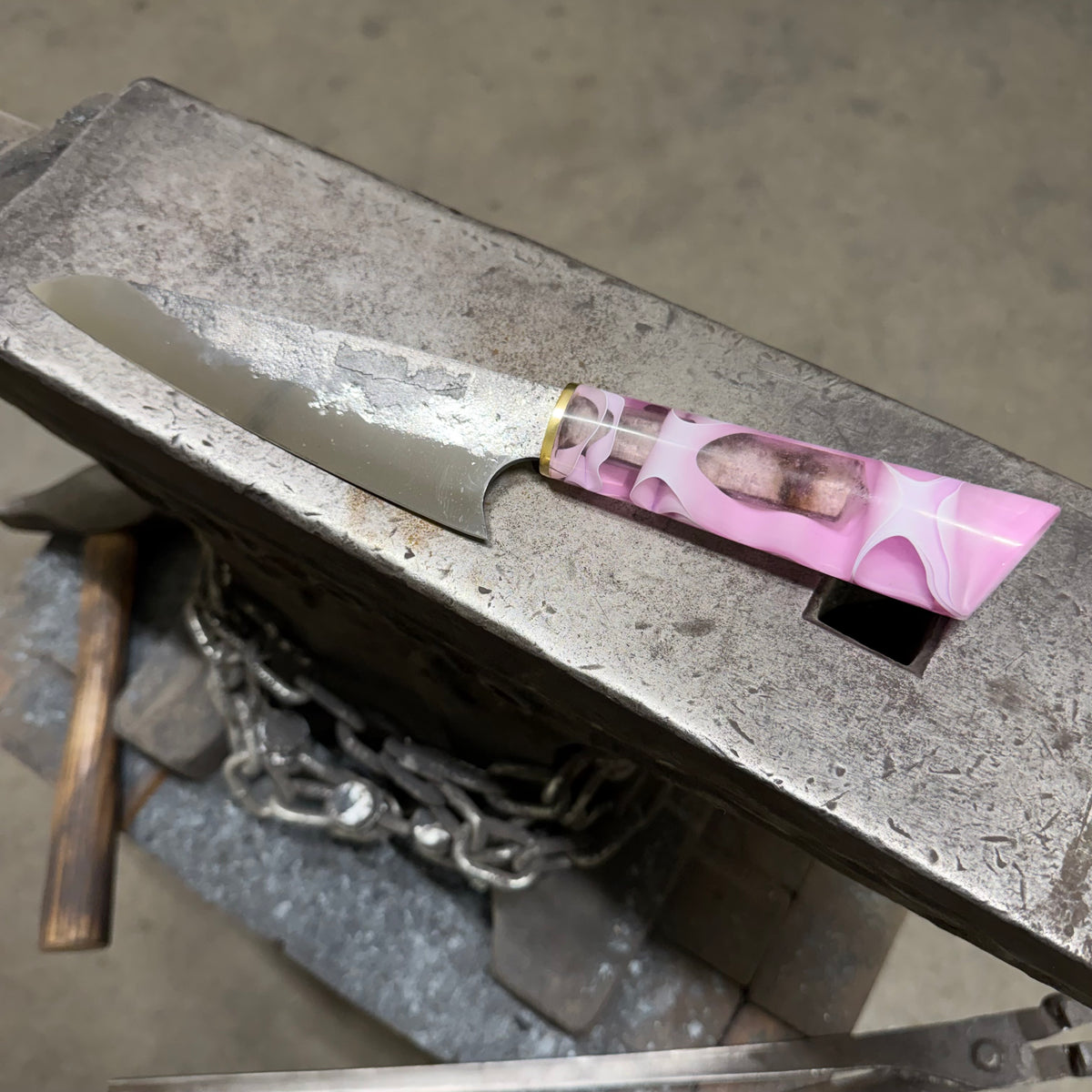 Käsintehty gyoto kokkiveitsi akryyli pinkki